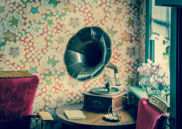 vinyl-record-player-retro-594388